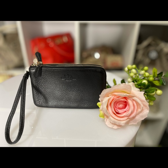 Preloved authentic Coach Wristlet small black - Picture 2 of 6